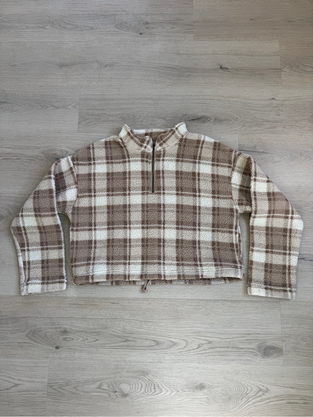 Love Tree beige cream plaid cropped sherpa teddy quarter zip pullover size small
